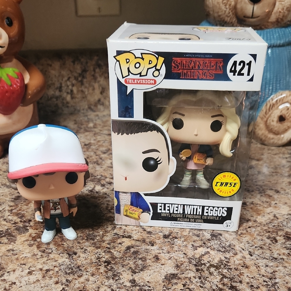 Funko Pop Stranger Things Eleven with Eggos Chase Edition With Dustin